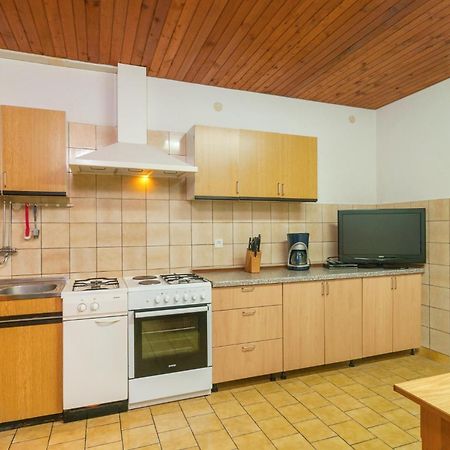 Stunning apartment in Splitska w/ 1 Bedrooms Buitenkant foto